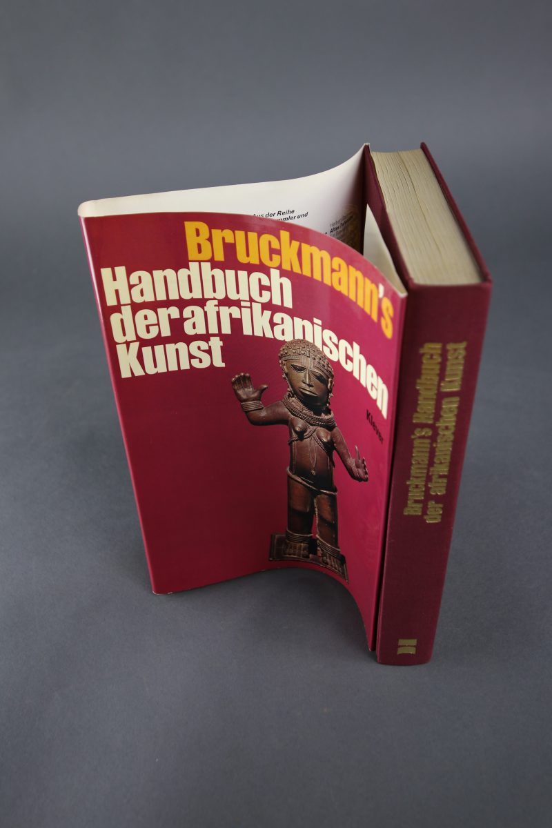 Bruckmann’s Handbuch der afrikanischen Kunst