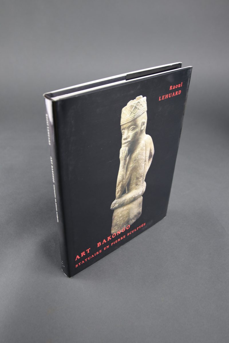 Art Bakongo. Statuaire en pierre sculptée. Cinquième Volume.